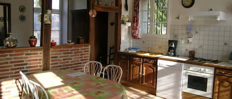 Refrigerador, microondas, horno y lavavajillas