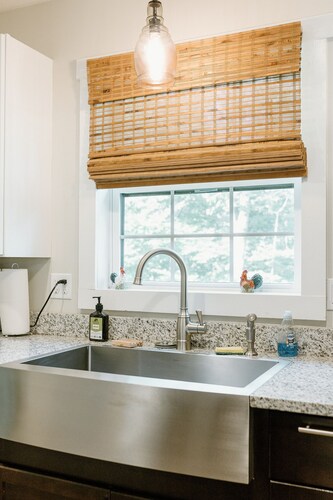 Living Water Retreat #2 - Gorgeous New Farmhouse Retreat - 2 miles to TIEC