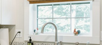 Living Water Retreat # 2 - Nydelig New Farmhouse Retreat - 2 miles til TIEC