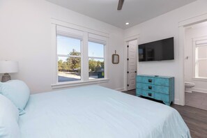 5 slaapkamers, een strijkplank/strijkijzer, wifi