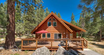 Olympic Valley Hideaway - Newly Remodeled Cabin with Private Hot Tub