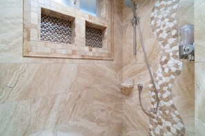 Combined shower/tub, hair dryer, bidet, towels
