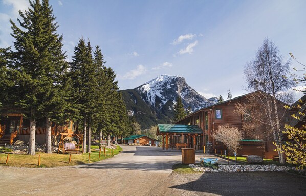 Exterior - #125 Two Bedroom Chalet (Jasper)