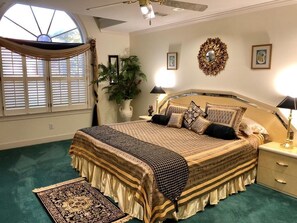 6 bedrooms, iron/ironing board, WiFi, bed sheets