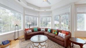 智能電視、壁爐、打印機