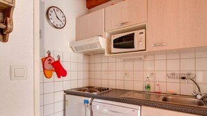 茶具/咖啡用具、冰箱、微波炉、烤箱