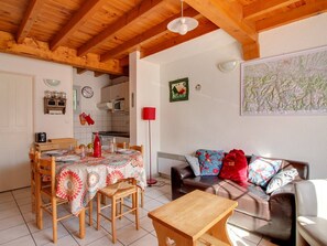 Living area - Calm Triplex 6 Pax, Terrace, Parking, Near Ski Resort (Esquièze-Sère)