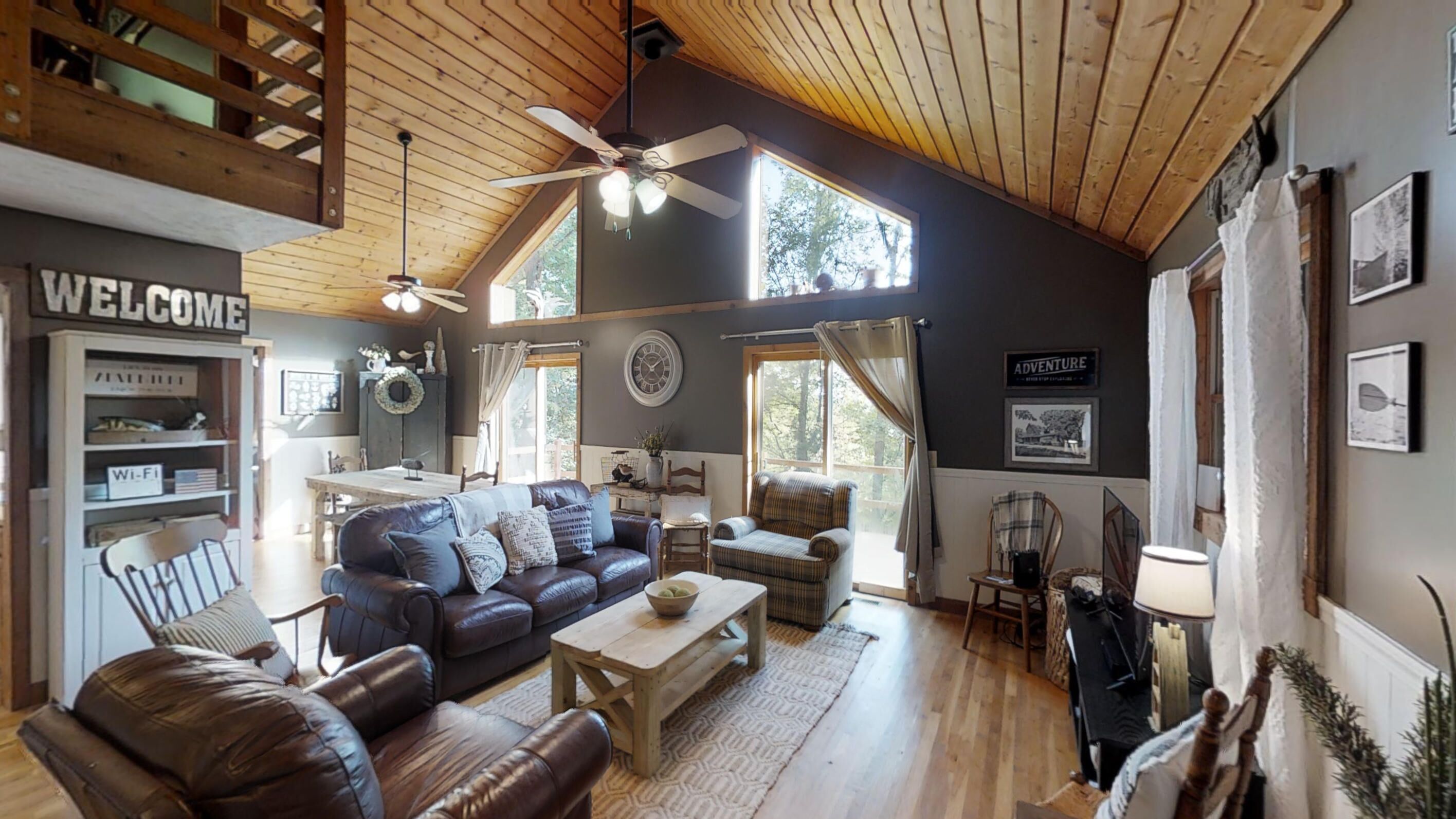 スマートテレビ、暖炉、テレビゲーム