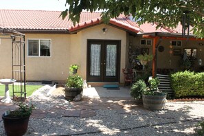 Exterior - 2 Bedrooms and 1 guest bath in Quiet Spanish Style home (Page)
