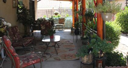 2 Schlafzimmer und 1 Gästebad in ruhigem Haus im spanischen Stil