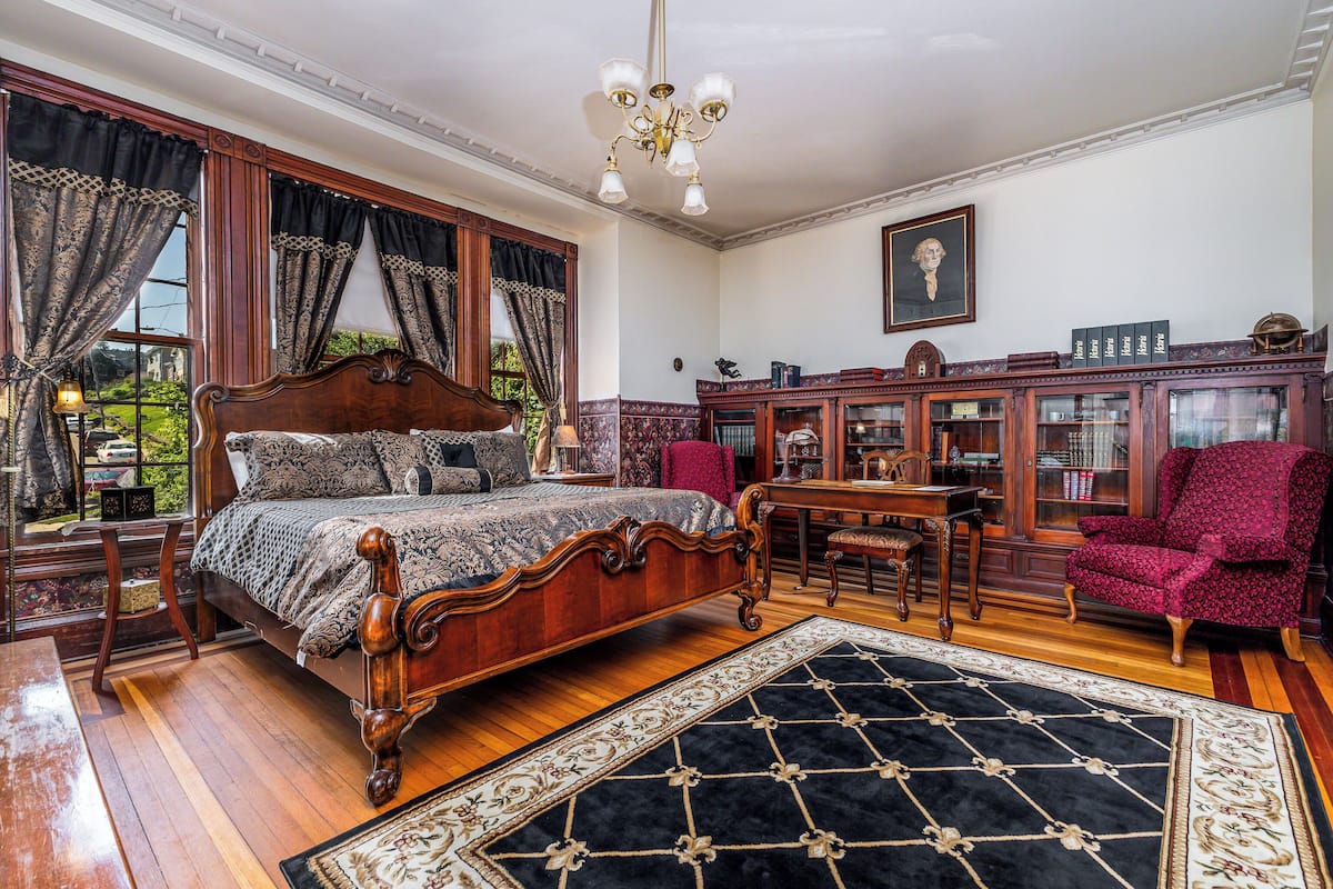 The Library (1st Floor) | Blackout drapes, iron/ironing board, free WiFi, bed sheets