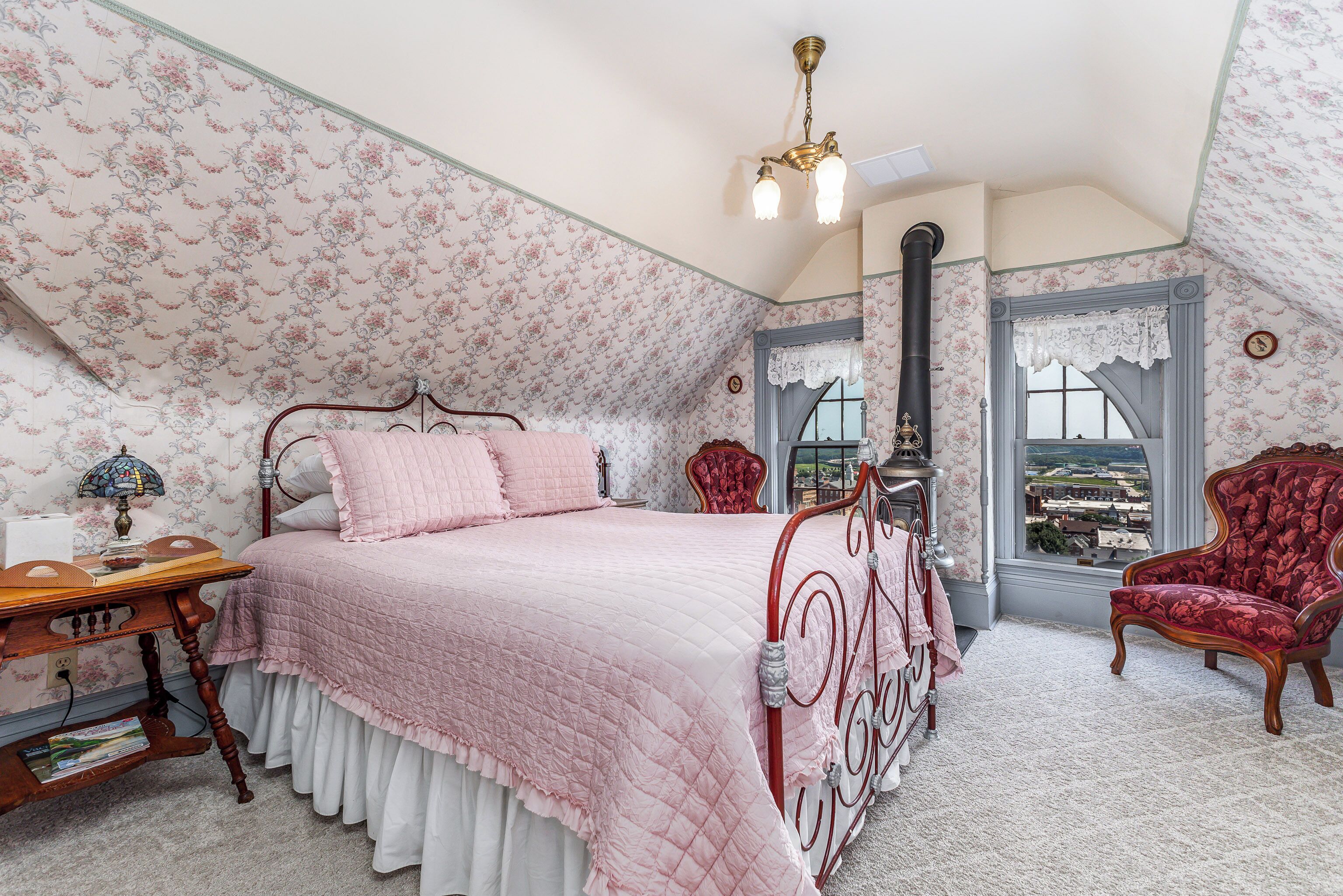 Anna's Room  (3rd Floor) | Blackout drapes, iron/ironing board, free WiFi, bed sheets