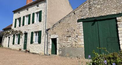 GĂźte paisible Ă Ăbreuil avec jardin, animaux acceptĂ©s