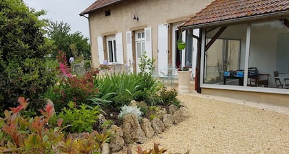 GĂźte champĂȘtre familial avec jardin Ă CindrĂ©