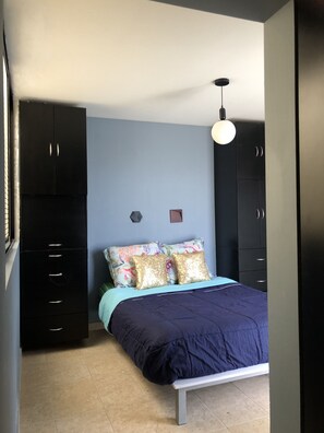 Basic Room, 1 Double Bed (Blue room)