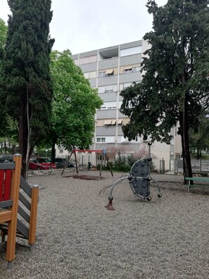 Property grounds - Double Room with Shared Toilet (Split)