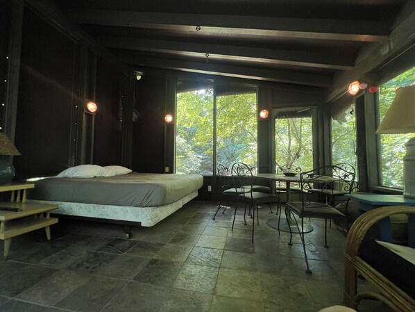 6 sovrum, skrivbord, strykjärn/strykbräda och gratis wi-fi