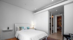 3 bedrooms, iron/ironing board, WiFi, bed sheets - Bluewaters Island condo for short stay (Dubai)