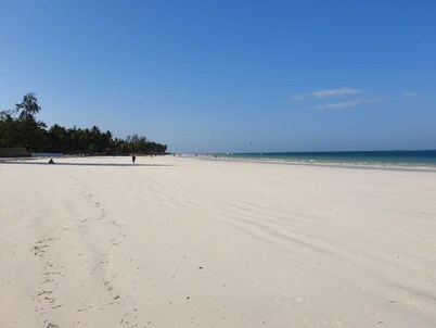Kivuli villas Diani -3Bedroom Villa with a swimming pool
