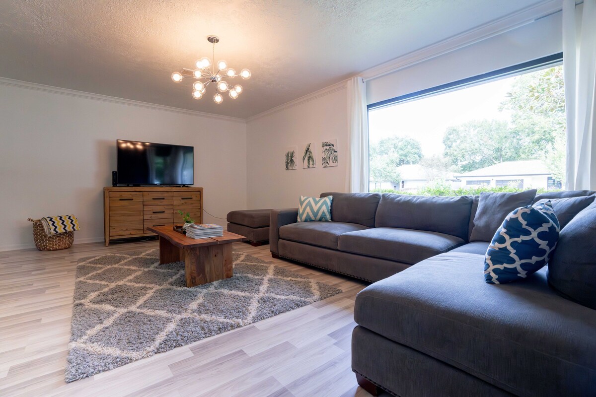 Photo 10 of Spacious and Modern Home Near NRG & Medical Center
