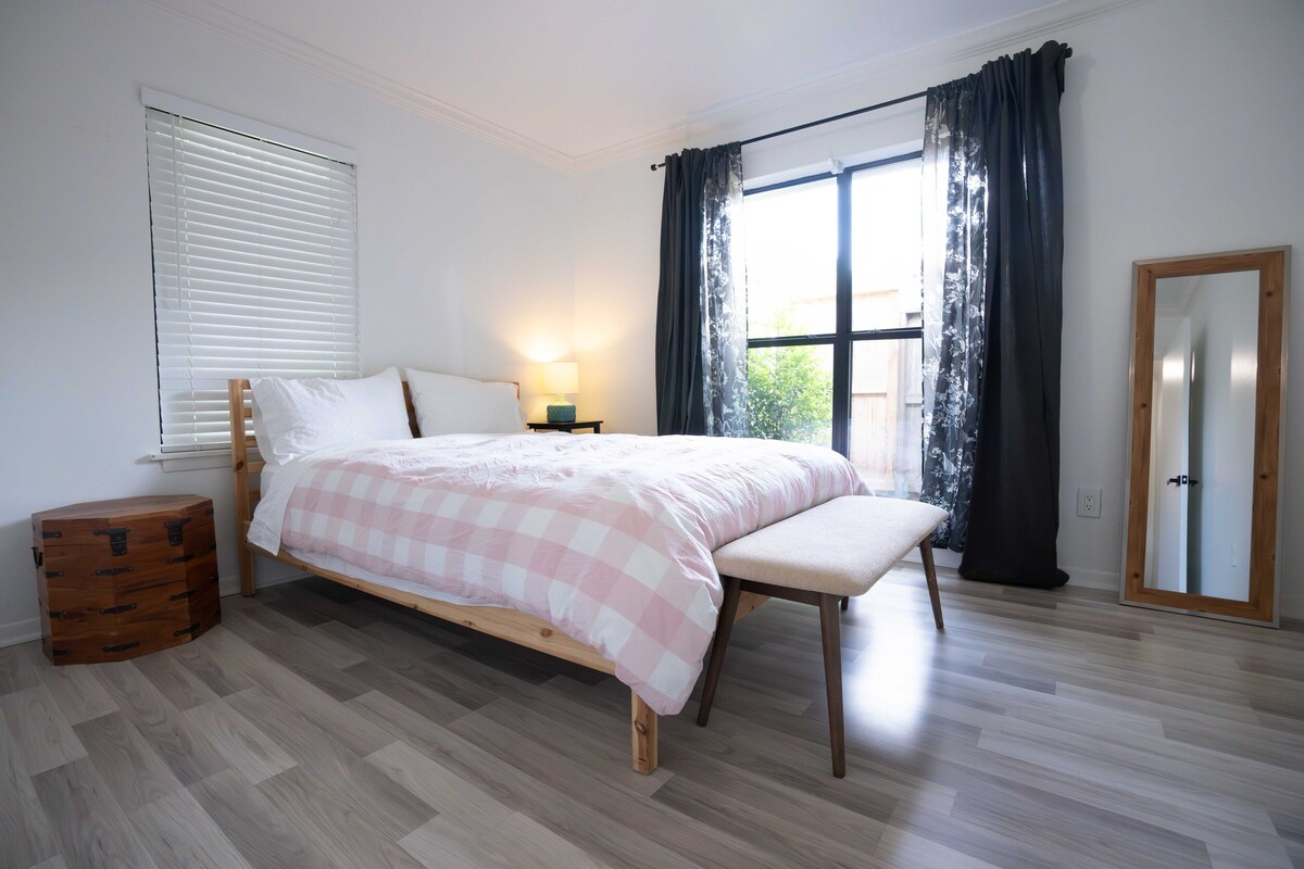 Photo 30 of Spacious and Modern Home Near NRG & Medical Center