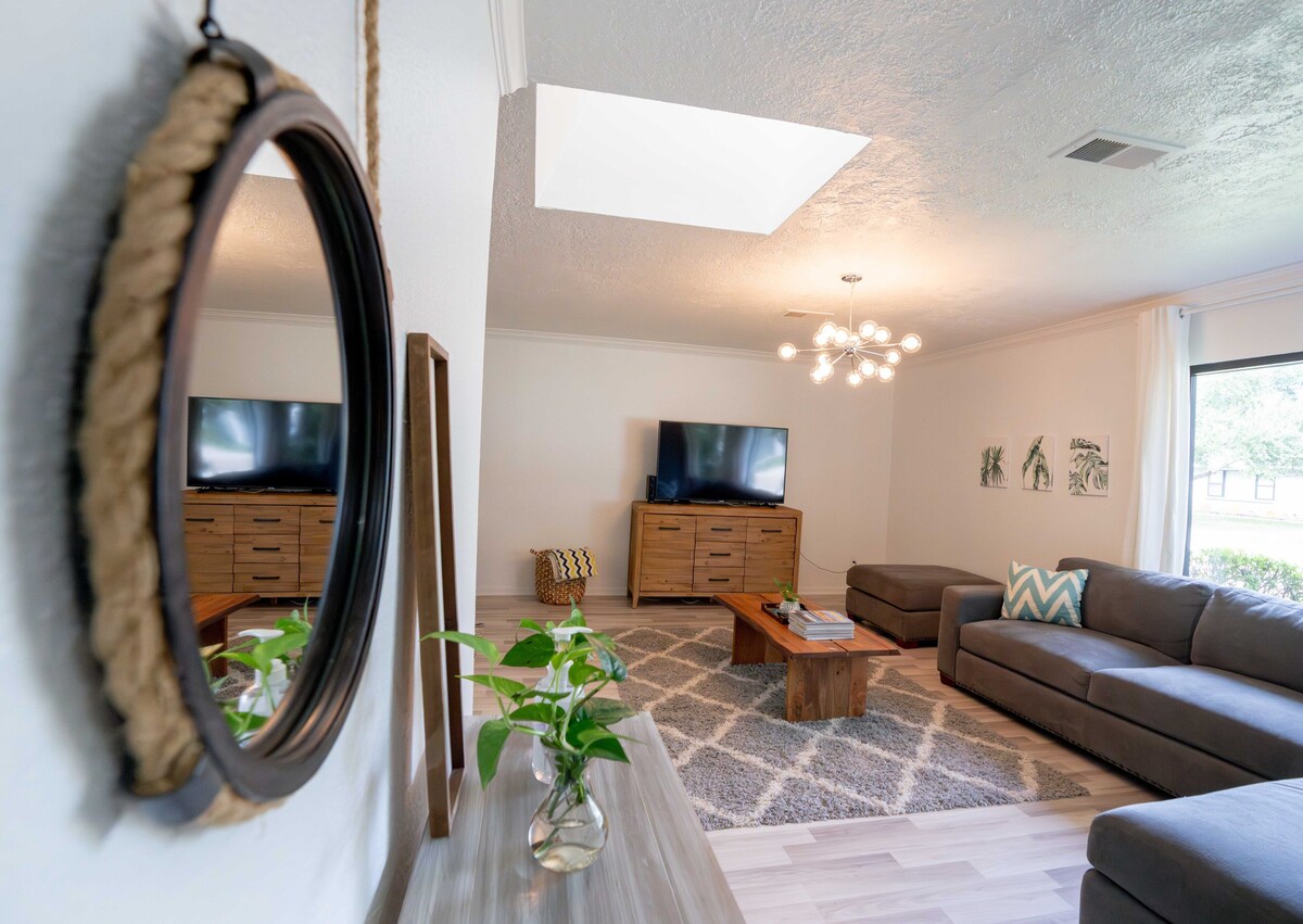 Photo 9 of Spacious and Modern Home Near NRG & Medical Center