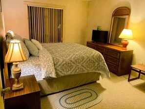 2 bedrooms, in-room safe, iron/ironing board, free WiFi