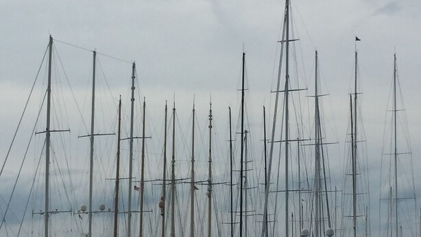 A marina with multiple sailboats docked. - Ocean View Matunuck Home - Go to Water, Go to the Village! (Wakefield)