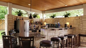Bar (in der Unterkunft)