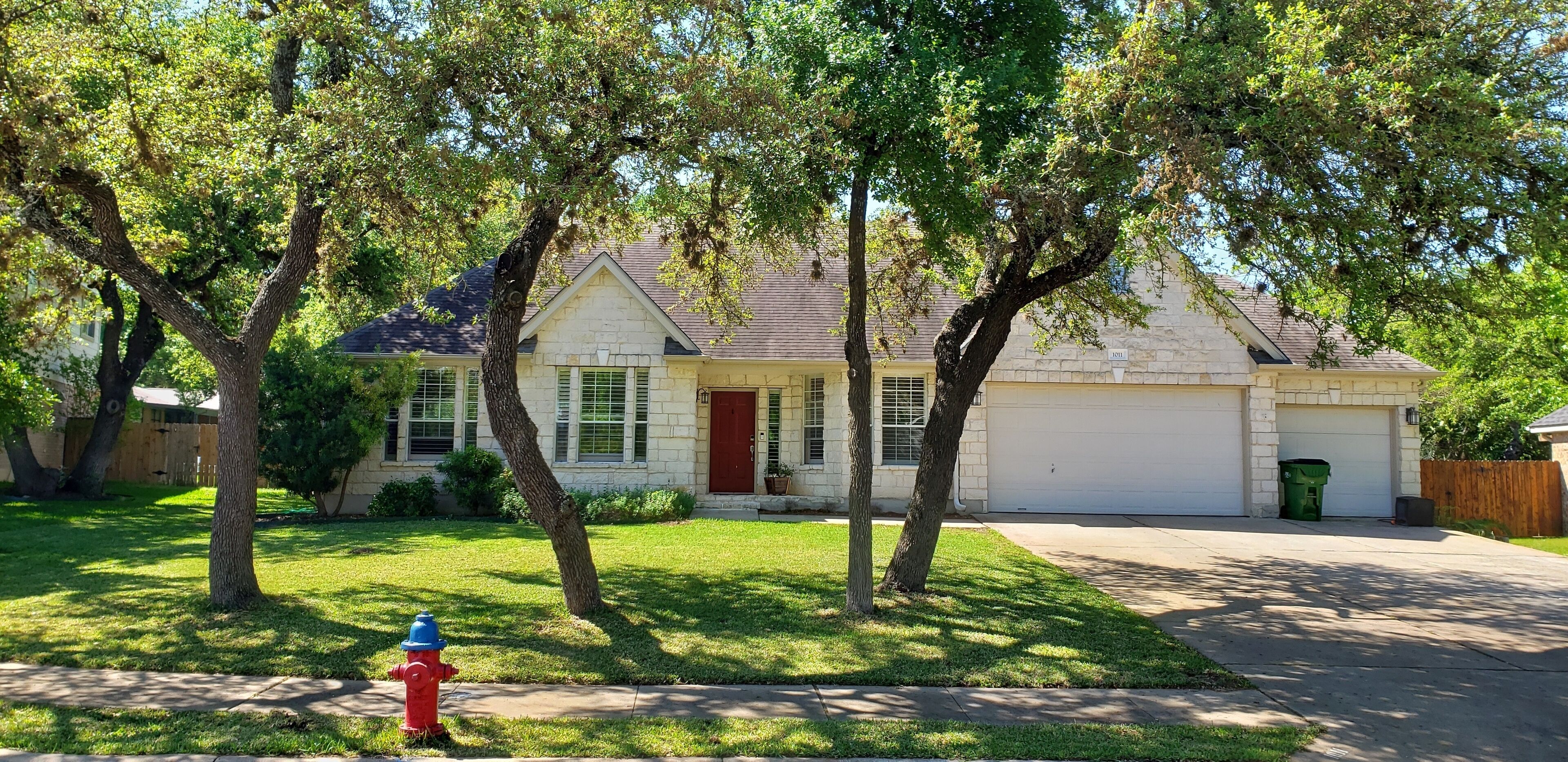 Beautiful executive home in a quiet neighborhood