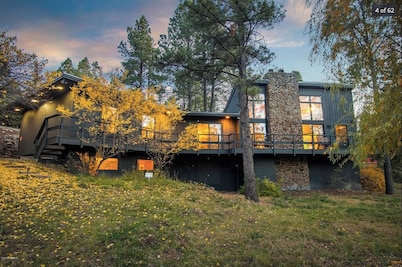 Mid-Century Modern Home in Continental Country Club - East Flagstaff