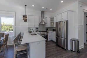 Fridge, microwave, oven, stovetop - 20 Spinnaker Lane - Grove at Inlet Beach (Inlet Beach)