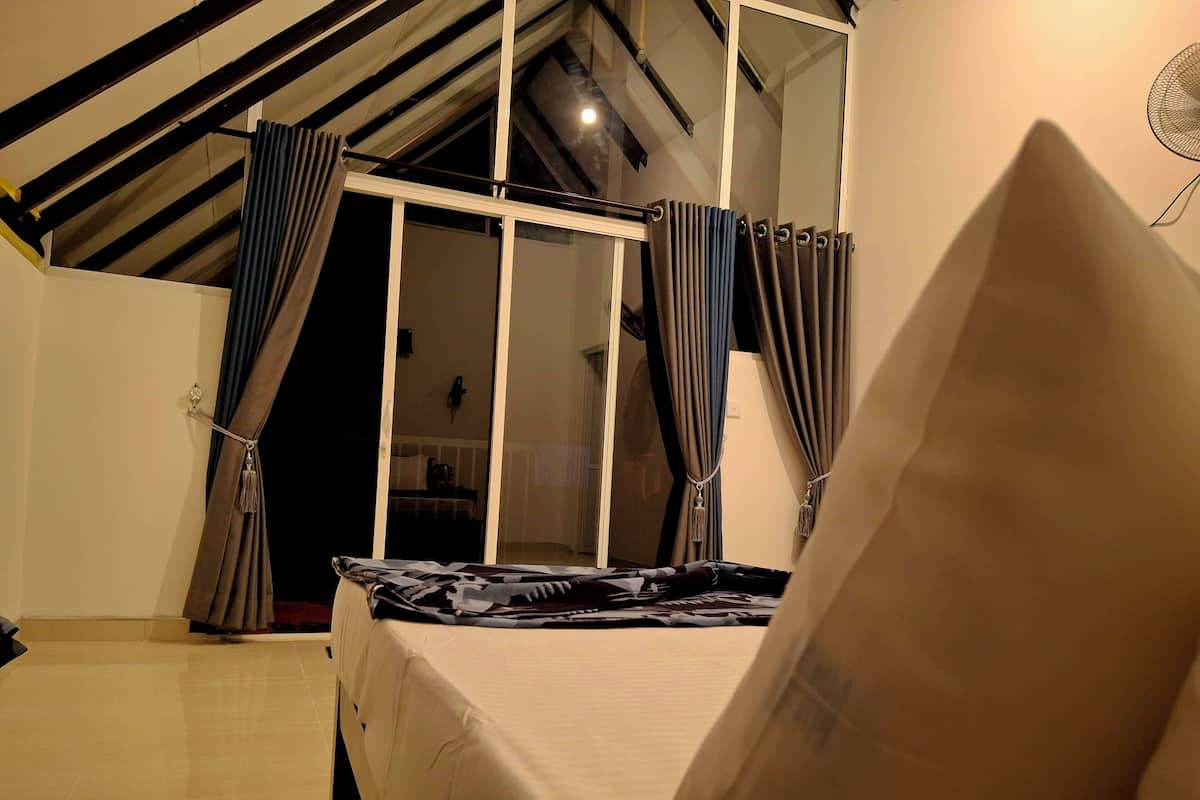 Deluxe-Ferienhütte | Zimmersafe, Schreibtisch, laptopgeeigneter Arbeitsplatz