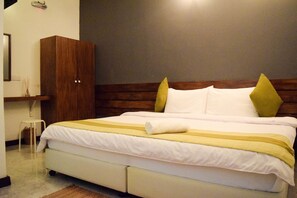 خزنة داخل الغرفة وبديكورات فريدة لكل غرفة وطراز فريد لكل وحدة