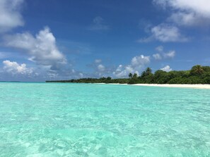 Beach nearby - Ufa Escape (Dhigurah)