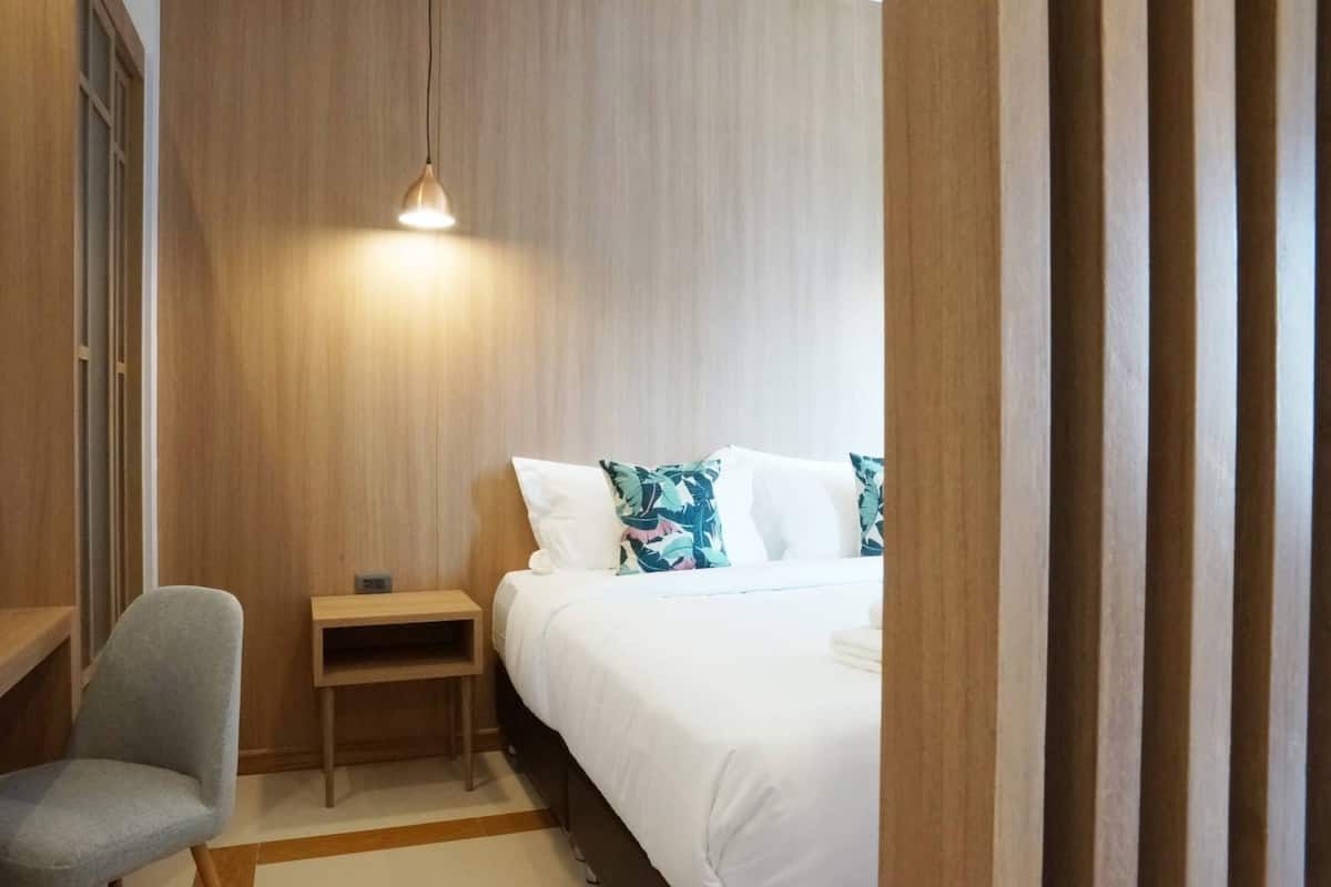 Grand Suite, 1 King Bed | In-room safe, blackout drapes, rollaway beds, free WiFi
