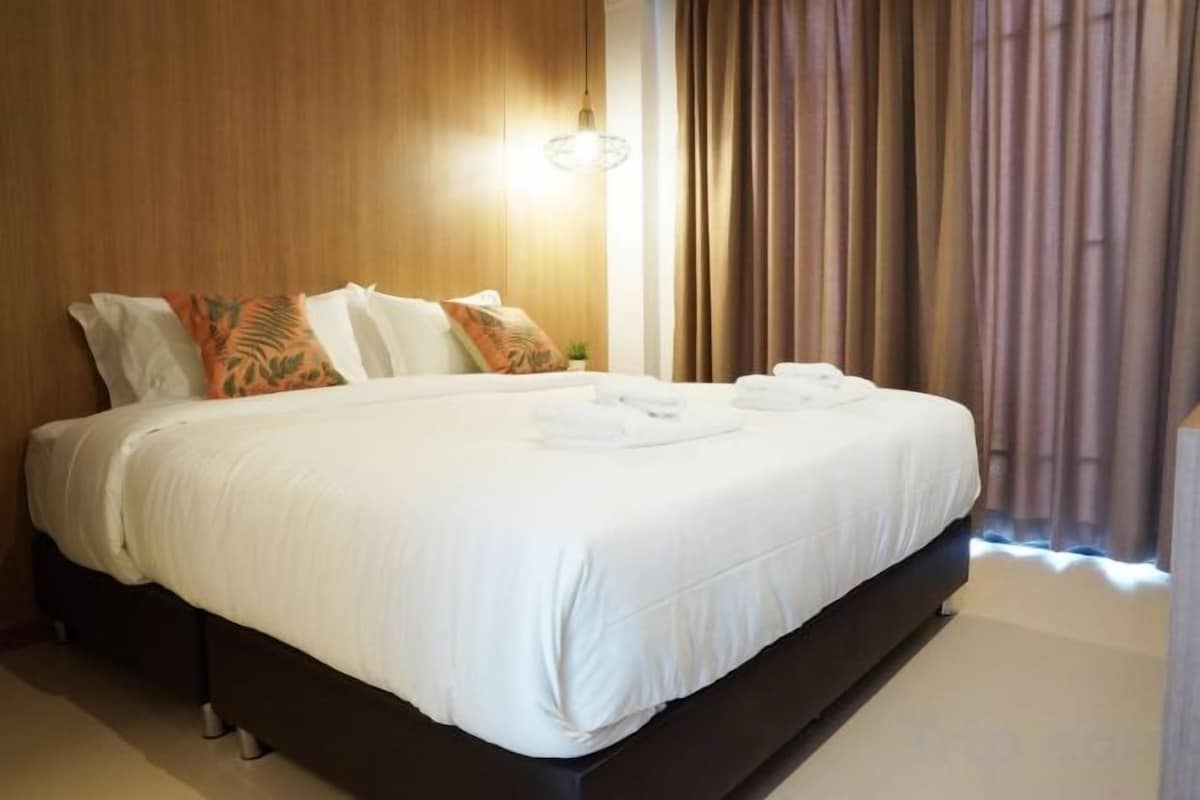 In-room safe, blackout drapes, rollaway beds (surcharge), WiFi (free)