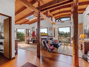 TV, Netflix, streaming services