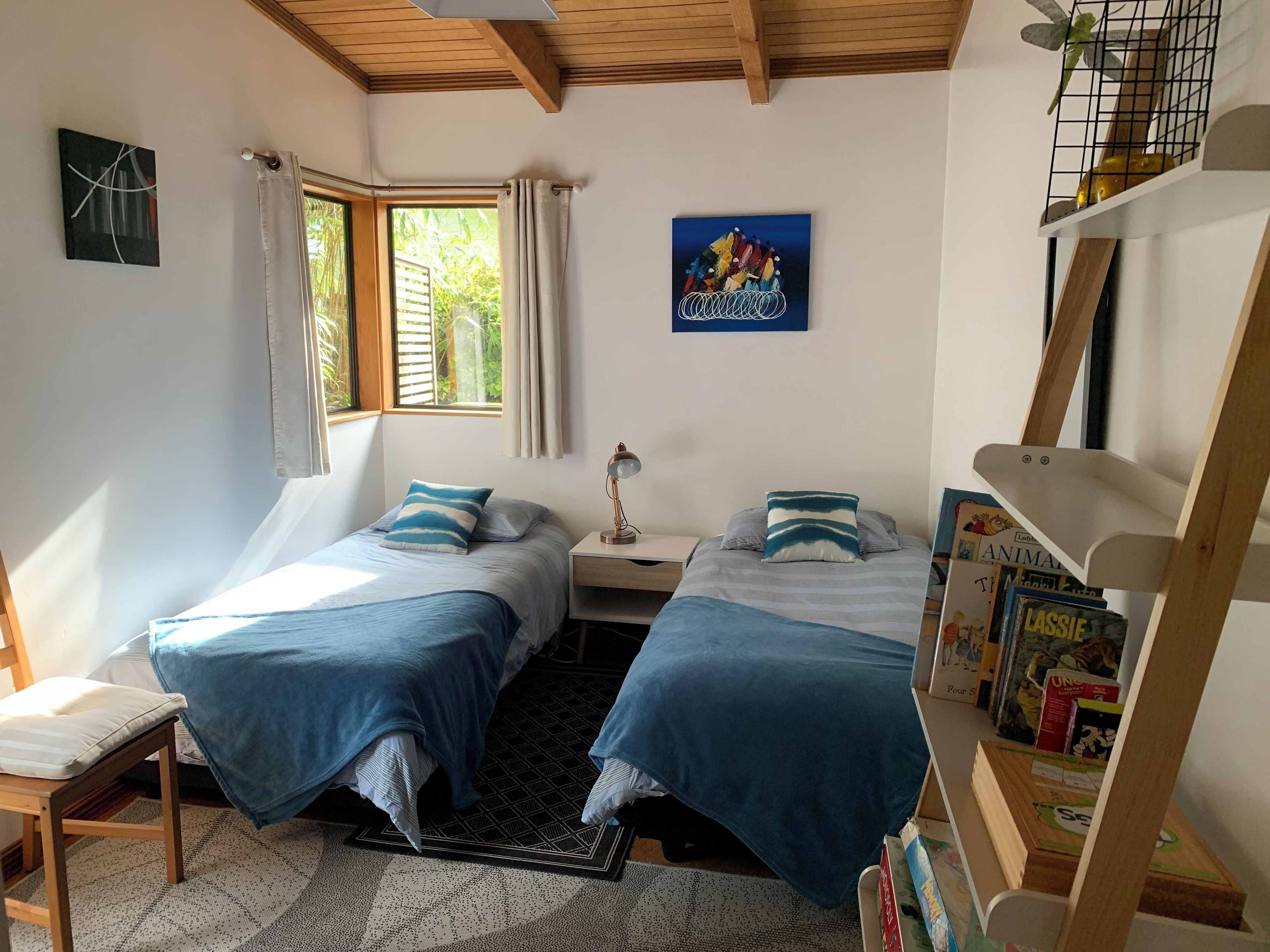 2 bedrooms, iron/ironing board, WiFi