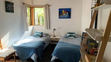 2 bedrooms, iron/ironing board, WiFi