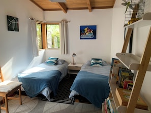 2 bedrooms, iron/ironing board, WiFi