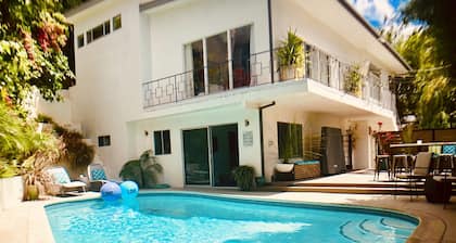 Hollywood Tropical Private Pool & Spa -Best Location Double Guest Quarters