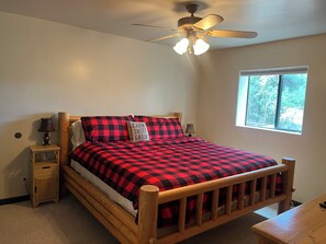 4 bedrooms, iron/ironing board, travel cot, WiFi - Welcome home! Your base for Zion, Bryce, Duck Creek (Alton)