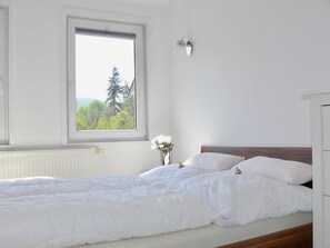 3 Schlafzimmer, Zimmersafe, Schreibtisch, WLAN