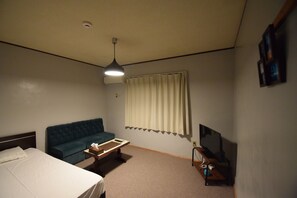 Quarto solteiro básico, vista parcial para o oceano | Individualmente decorados