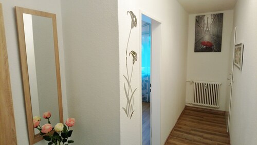 1 Zi Wohnung HERFORD ZENTRUM renoviert, neue Möbel, schick ausgestattet