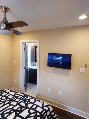 3 bedrooms, iron/ironing board, travel crib, free WiFi