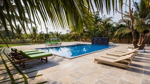 Outdoor pool - Wild Berry Resort Agonda (Canacona)