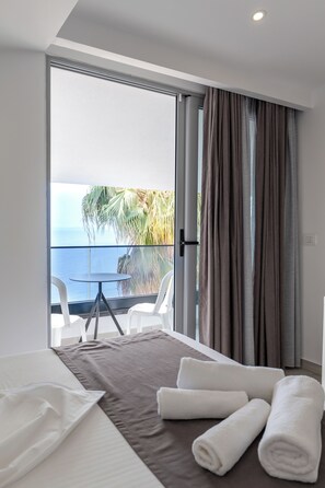 Deluxe Double or Twin Room with Sea View