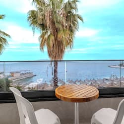 Suíte, vista para o mar | 1 quarto, escrivaninha, Wi-Fi de cortesia, roupa de cama